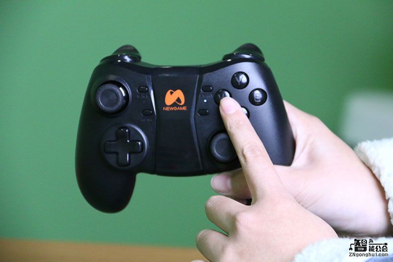 重新定义手游新玩法 这个手柄燃起了我的游戏欲 智能公会