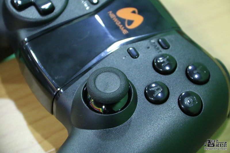 重新定义手游新玩法 这个手柄燃起了我的游戏欲 智能公会