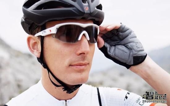 一款有思想的眼镜 随光线而变色 智能公会