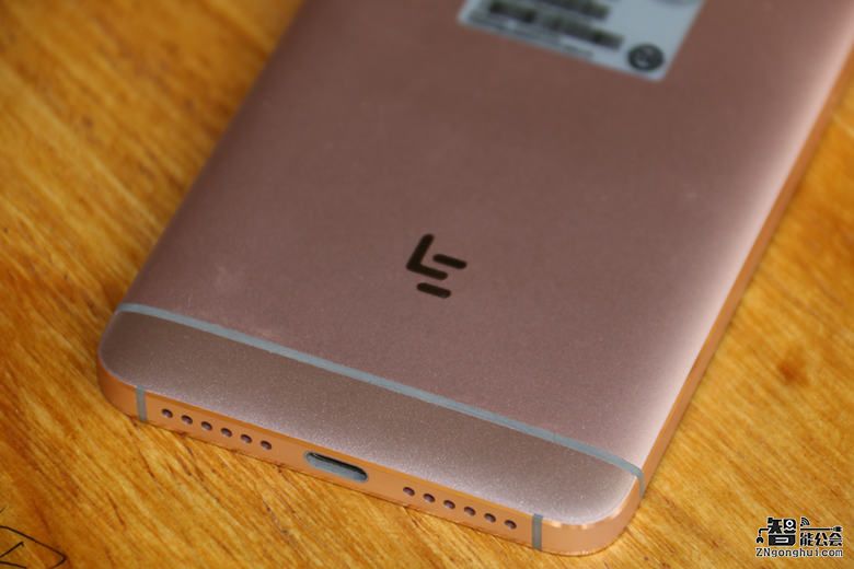 乐2 千元机中的战斗机 拆箱图赏 智能公会