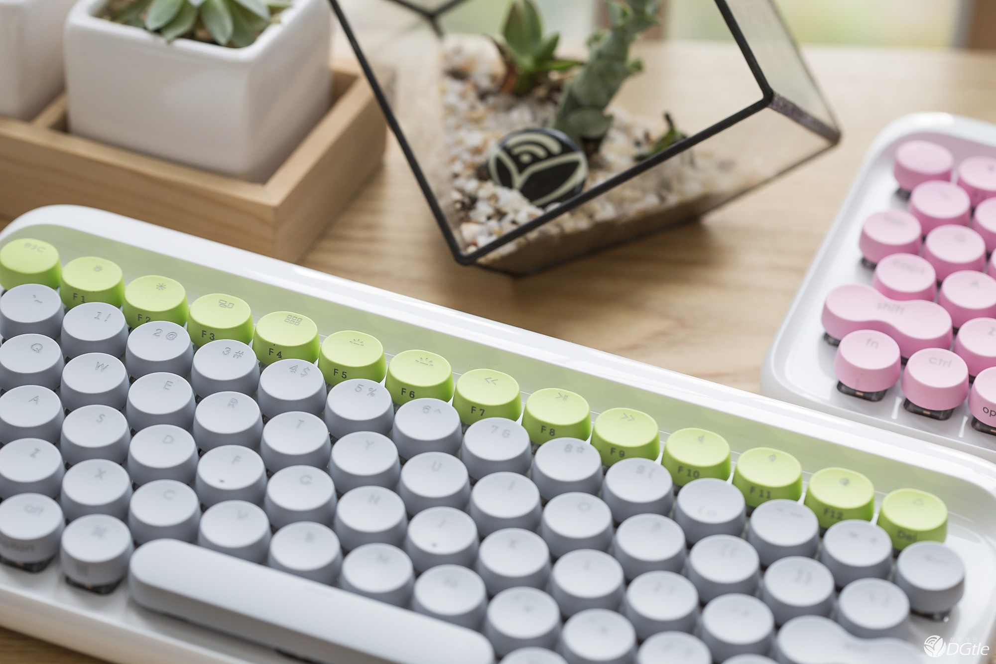 垂涎欲滴！披着糖果外衣的复古机械键盘 智能公会