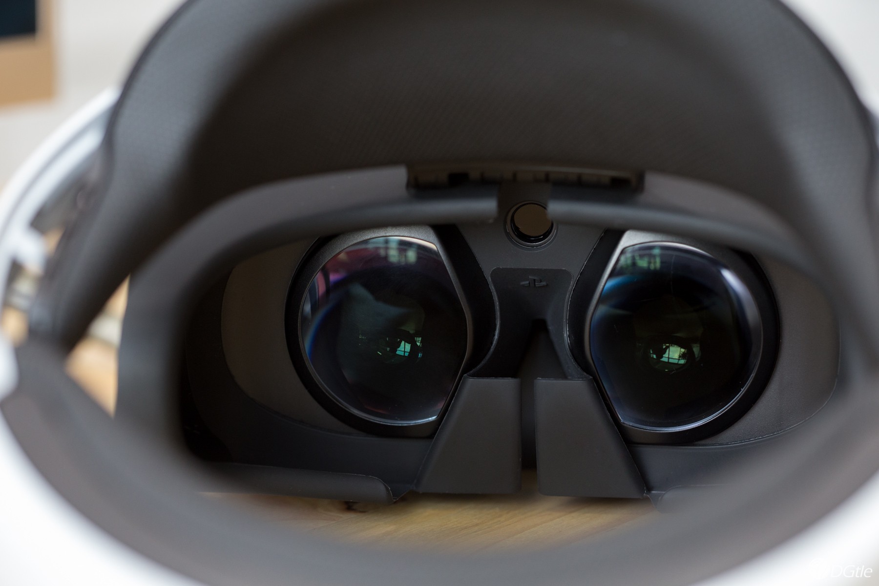 一面理想 一面现实  PlayStation VR深度体验 智能公会