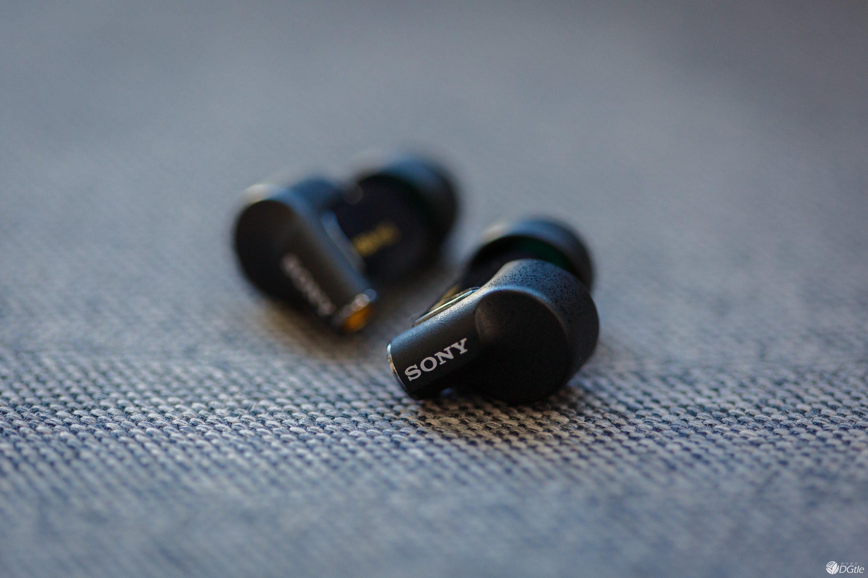 更小的体积 更佳的音质 索尼XBA-N3AP圈铁耳塞体验 智能公会