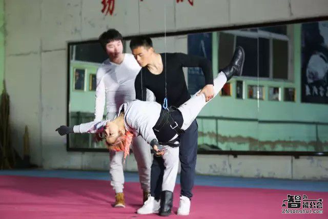 海信电视独家冠名《花漾2》 助推极致艺能挑战 智能公会