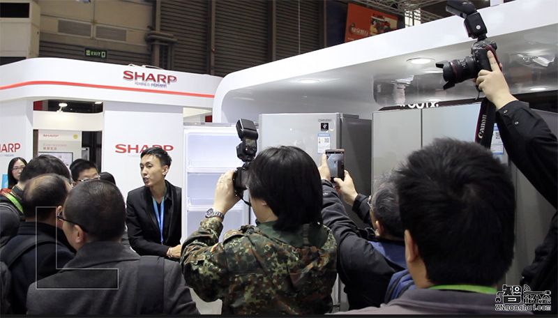 会“吃”蚊子的空气净化器？夏普白电AWE大放异彩 智能公会