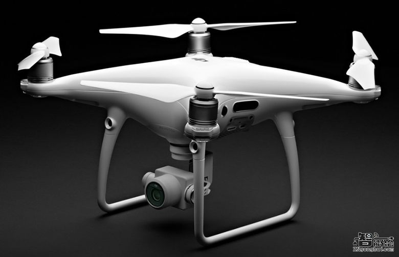全面升级超长续航 大疆PHANTOM 4 PRO炫酷登场 智能公会
