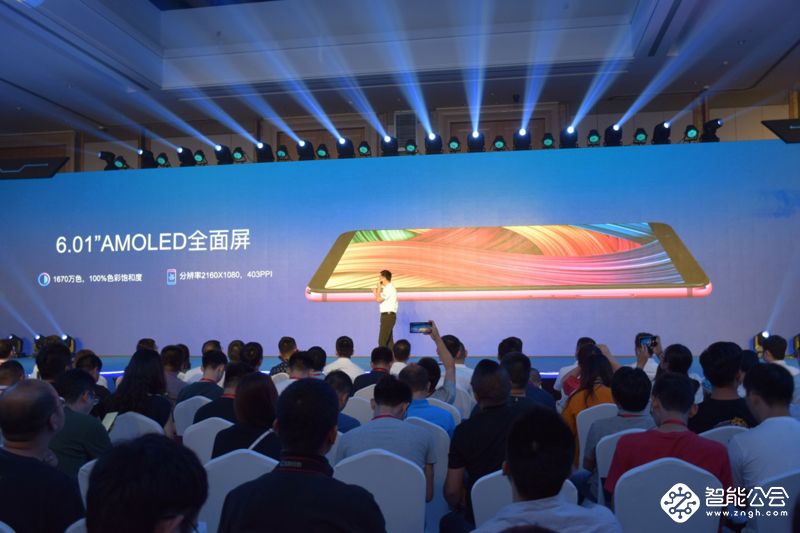 AI三摄+六键合一！汇威AICALL V9手机为AI而来 智能公会