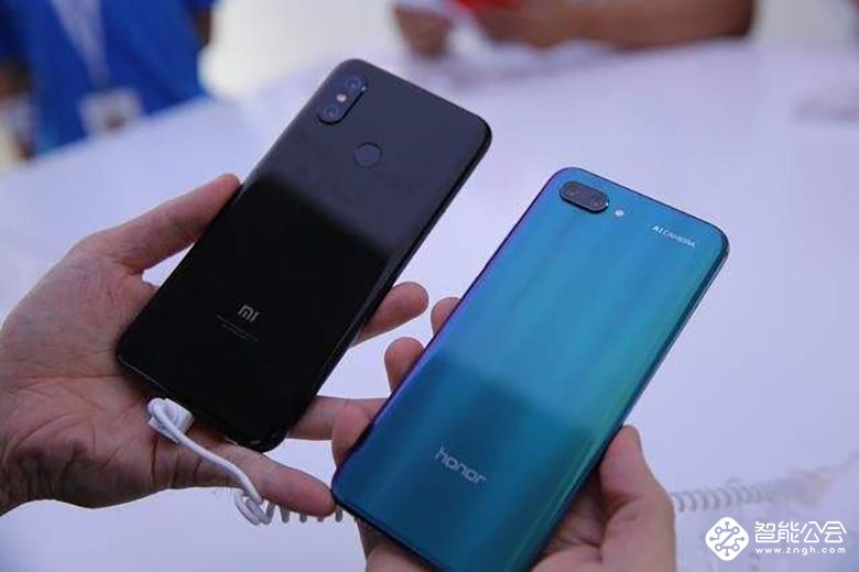 不用揪着头发纠结 告诉你小米8和荣耀10怎么选 智能公会