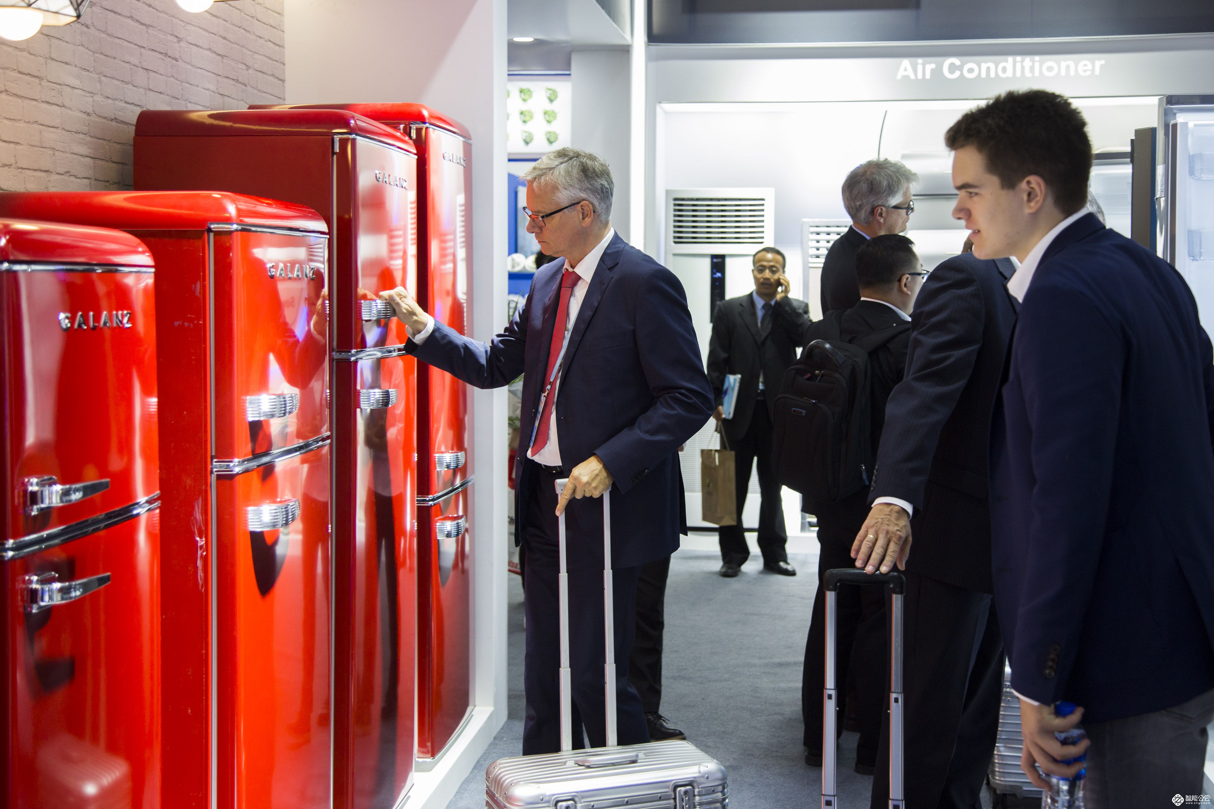 改革开放的见证者、参与者、受益者 格兰仕创业40年与伟大时代同行 智能公会