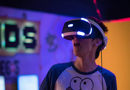 年轻化的精准定位如何带来索爱与郁可唯的双赢？ 智能公会