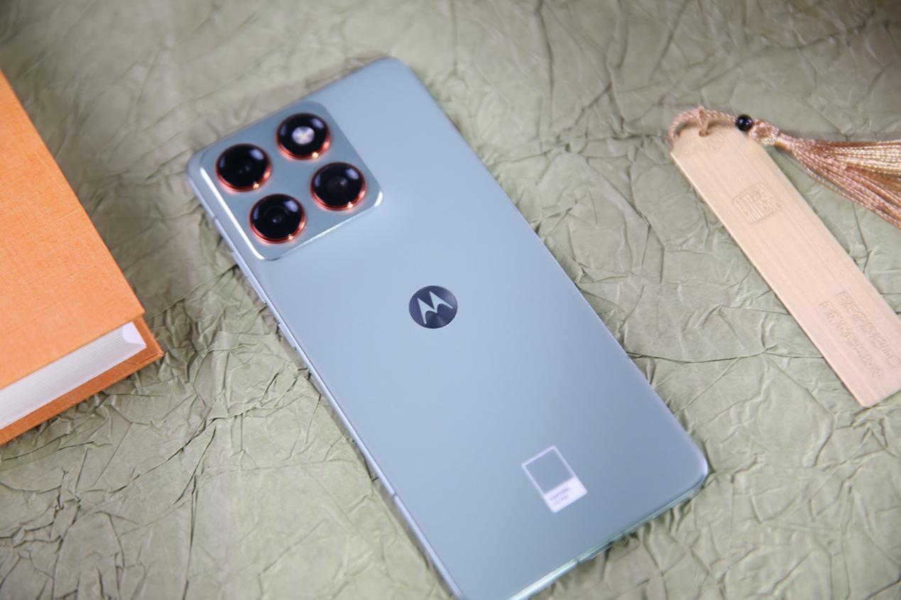 轻薄全能旗舰 体验无短板 联想moto X70 Air AI手机深度评测 智能公会
