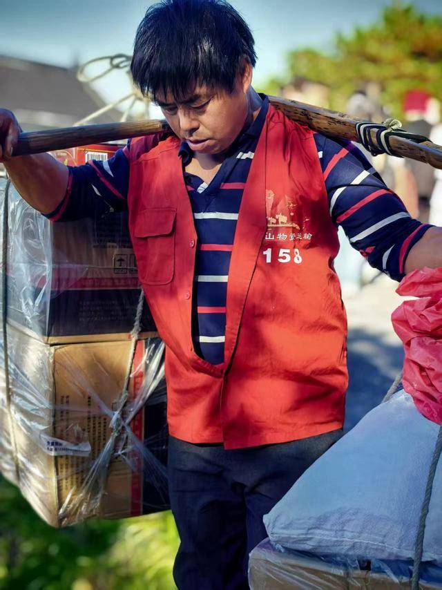 黄山之巅的“科技扁担”：无人机接过千年重担，5G点亮云海之旅 智能公会