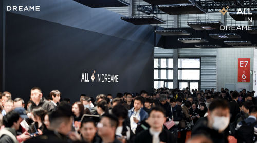 追觅馆单日人流量破 10 万，登顶 AWE 人气之...